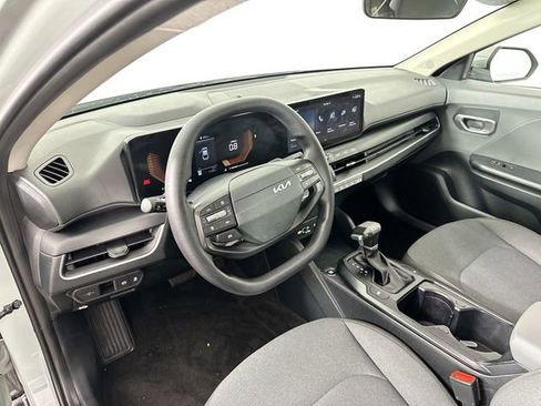 Used 2025 Kia K4 FWD image 18