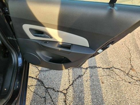 Used 2016 Chevrolet Cruze LS image 14