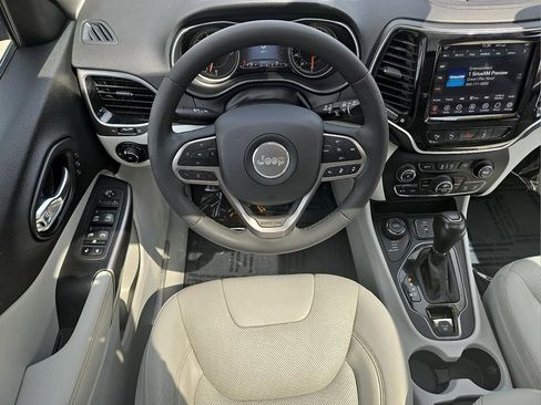 Used 2021 Jeep Cherokee Limited image 13