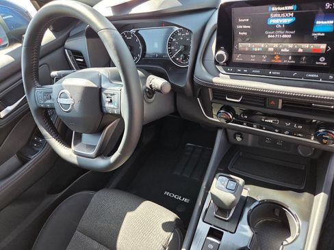 Used 2026 Nissan Rogue SV FWD image 31