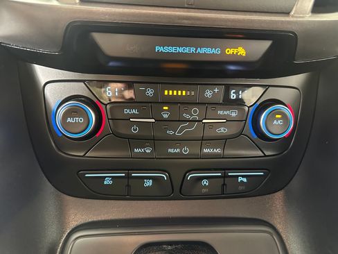 Used 2022 Ford Transit Connect XL FWD image 34