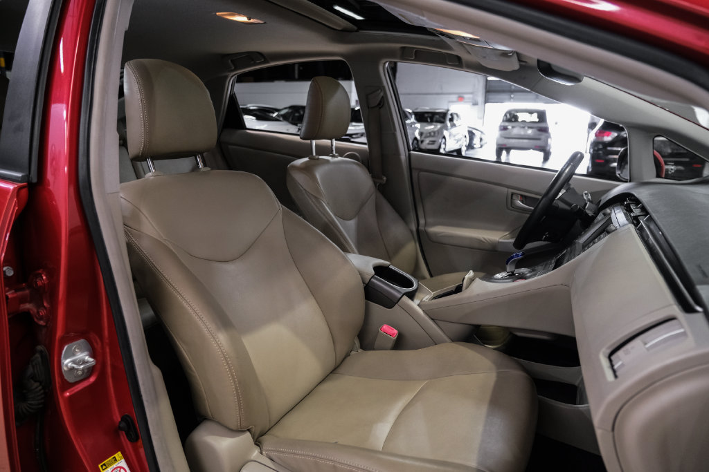 Used 2012 Toyota Prius Four w/ Deluxe Solar Roof Pkg FWD image 31