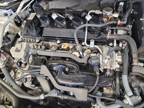 Used 2025 Toyota Corolla LE FWD image 30