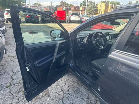 Used 2018 Toyota RAV4 XLE w/ Plus Extra Value Package AWD/4WD image 9