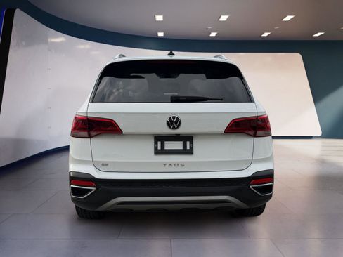 Used 2024 Volkswagen Taos SE w/ MDO Package image 4