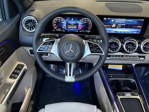 New 2026 Mercedes-Benz GLB 250 image 13