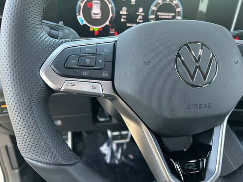 New 2026 Volkswagen Tiguan SEL R-Line AWD/4WD image 20