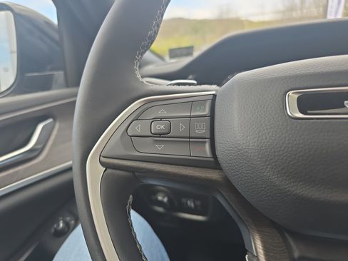 New 2026 Jeep Grand Cherokee Altitude AWD/4WD image 21