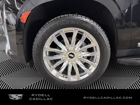 Used 2023 Cadillac Escalade Premium Luxury AWD/4WD image 9