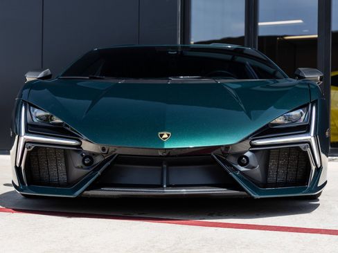Used 2024 Lamborghini Revuelto image 5