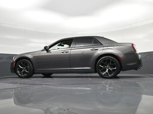 Used 2022 Chrysler 300 Touring w/ Sport Appearance Package RWD image 29