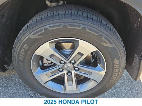 Certified 2025 Honda Pilot EX-L image 11