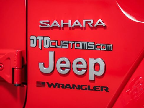 Used 2024 Jeep Wrangler Sahara image 15
