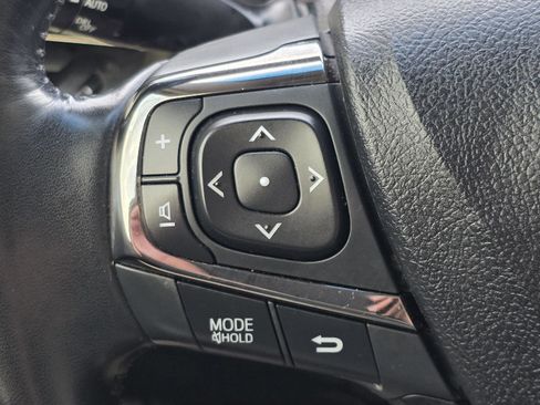 Used 2018 Toyota Avalon Limited image 14