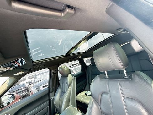 Used 2017 Land Rover Range Rover Sport HSE image 24