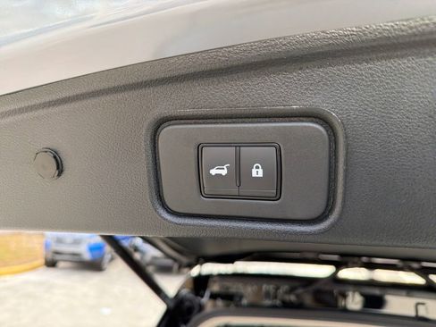 New 2026 Nissan Pathfinder Platinum FWD image 34