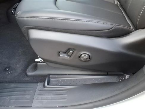 New 2026 Chrysler Pacifica Select image 13