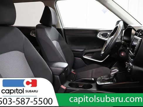 Used 2023 Kia Soul LX w/ LX Technology Package FWD image 27