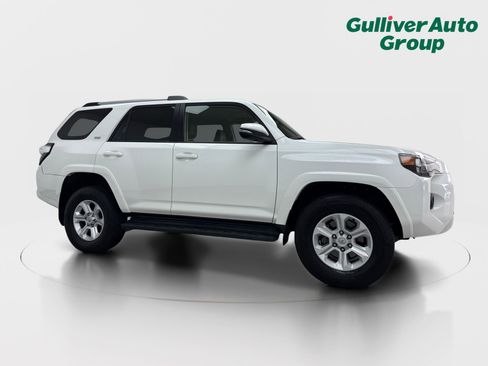 Used 2022 Toyota 4Runner SR5 Premium AWD/4WD image 12