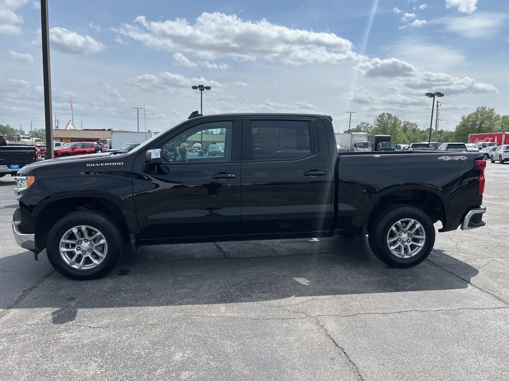 Used 2022 Chevrolet Silverado 1500 LT AWD/4WD image 7