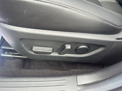 Used 2025 MAZDA CX-50 AWD 2.5 S w/ Premium Package image 22