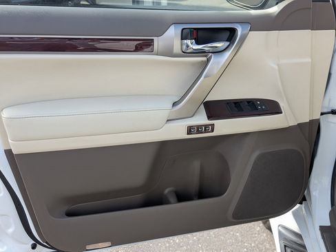 Used 2014 Lexus GX 460 image 23