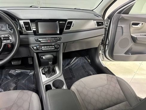 Used 2018 Kia Niro FE FWD image 21