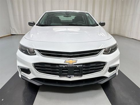 Used 2018 Chevrolet Malibu LS image 3