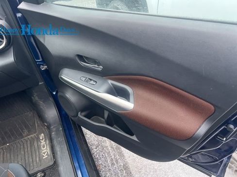 Used 2018 Nissan Kicks SR w/ Exterior Package image 25