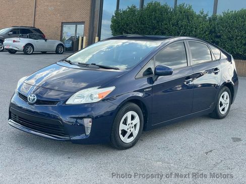 Used 2015 Toyota Prius Two FWD image 3
