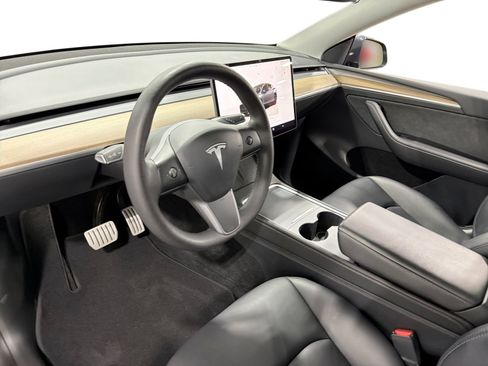 Used 2023 Tesla Model Y Performance AWD/4WD image 9