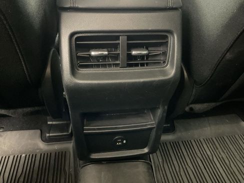 Used 2022 Ford Edge SE w/ Black Appearance Package image 22