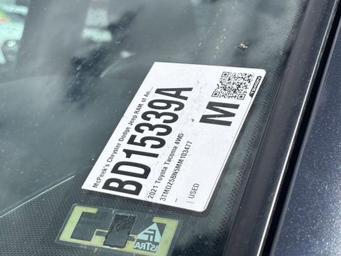 Used 2021 Toyota Tacoma TRD Sport w/ Technology Package image 9