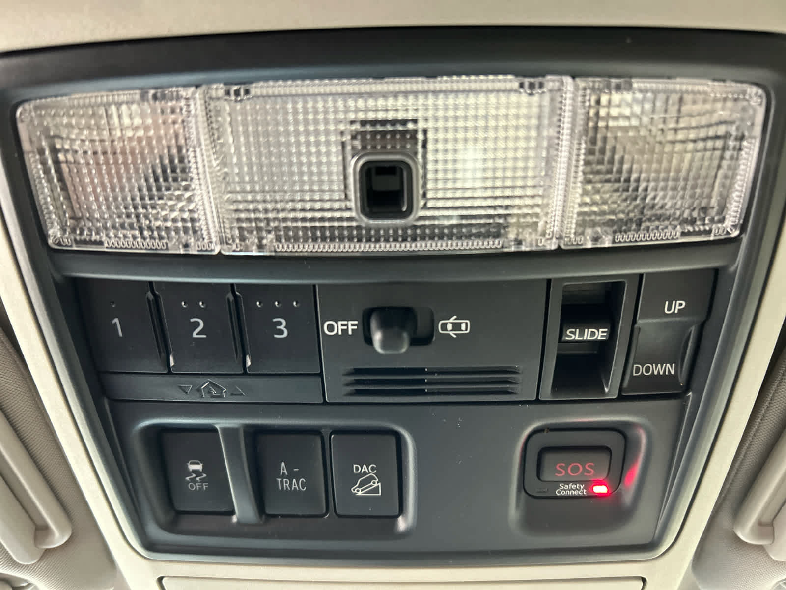 Used 2018 Toyota 4Runner Limited AWD/4WD image 23
