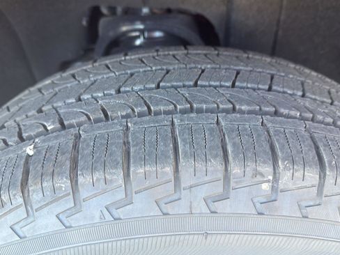 Used 2018 GMC Sierra 1500 SLT w/ SLT Premium Package image 5