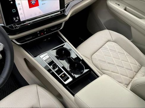 New 2025 Volkswagen Atlas SEL Premium R-Line image 9