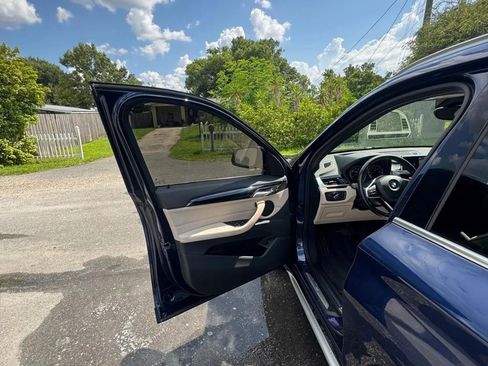 Used 2019 BMW X1 xDrive28i w/ Convenience Package AWD/4WD image 7