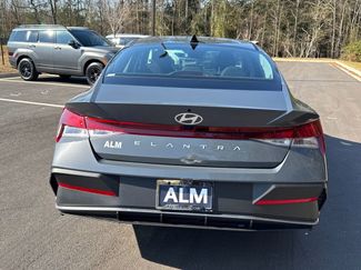 New 2026 Hyundai Elantra SE video 4