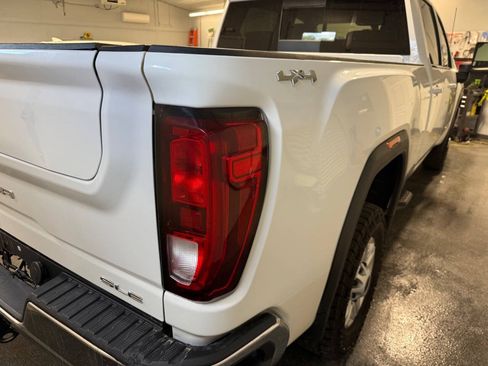 Used 2023 GMC Sierra 2500 SLE w/ Preferred Package AWD/4WD image 5