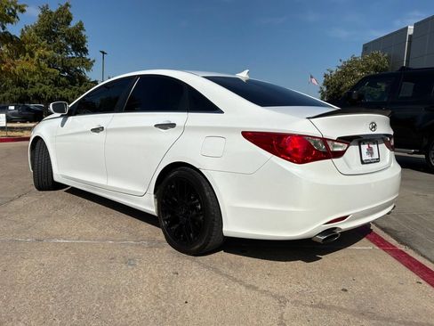 Used 2011 Hyundai Sonata SE w/ Navigation & Sunroof Pkg 4 FWD image 8