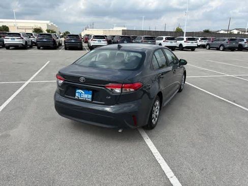 Used 2025 Toyota Corolla LE FWD image 5