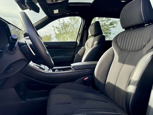 Used 2024 Hyundai Palisade Calligraphy image 11