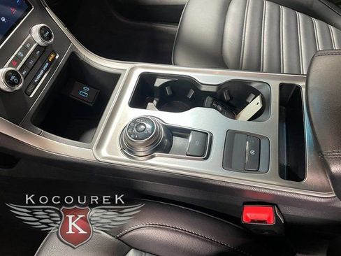 Used 2024 Ford Edge SEL image 17