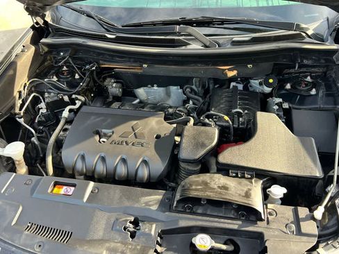 Used 2018 Mitsubishi Outlander SE image 11