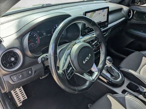 Used 2022 Kia Forte GT-Line w/ GT-Line Premium Package FWD image 9