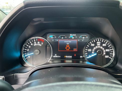 Used 2018 Ford F150 Lariat w/ Equipment Group 502A Luxury image 38