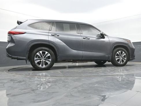 Used 2022 Toyota Highlander XLE image 43