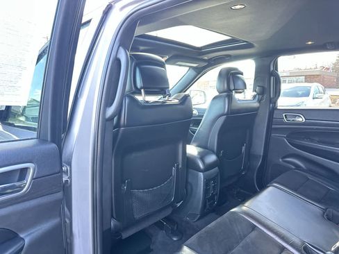 Used 2018 Jeep Grand Cherokee Altitude image 23