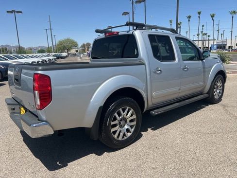 Used 2011 Nissan Frontier SL w/ Moonroof Pkg AWD/4WD image 3