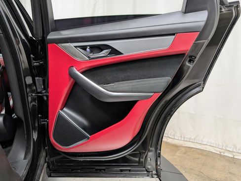 Used 2022 Jaguar F-PACE SVR image 22